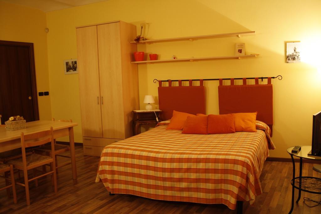 Apartamento Ca Veja Montà Habitación foto